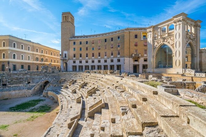 Tour of Lecce with a visit to the basement of the ancient synagogue - Hearing the guide, managing the walk, and working with headsets