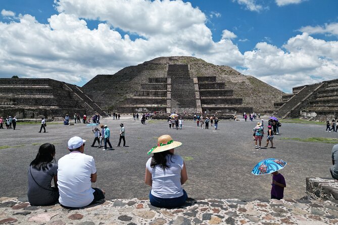 Tour to Teotihuacan with visit to ancient caves and CDMX transportation - Getting picked up in CDMX without the headache