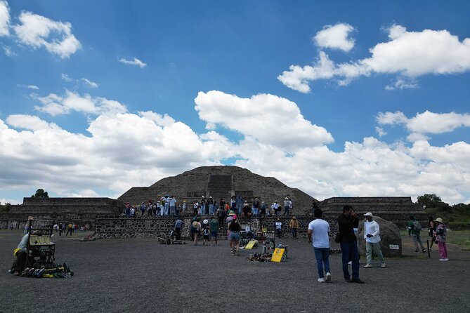 Tour to Teotihuacan with visit to ancient caves and CDMX transportation - When this tour is the best fit