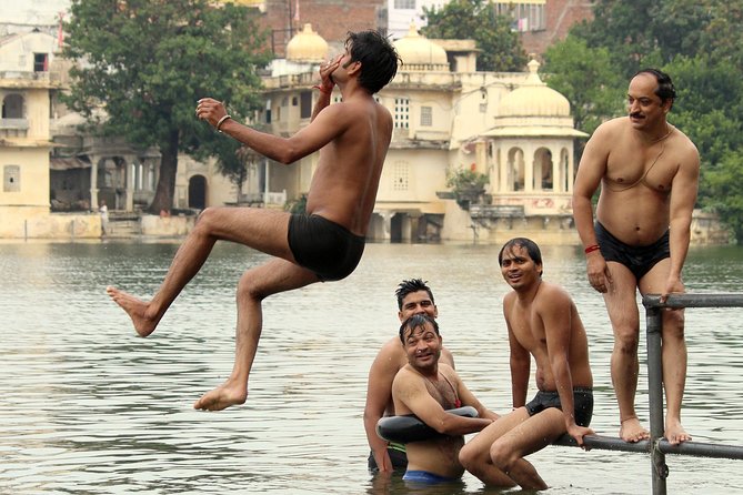 TRAVEL WITH CHINMAY -Heritage Walk - With Local B. Fast - Key points before you go