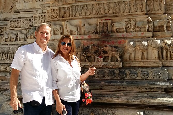 TRAVEL WITH CHINMAY -Heritage Walk - With Local B. Fast - Bagore Ki Haveli and the Ganesh Gati pause
