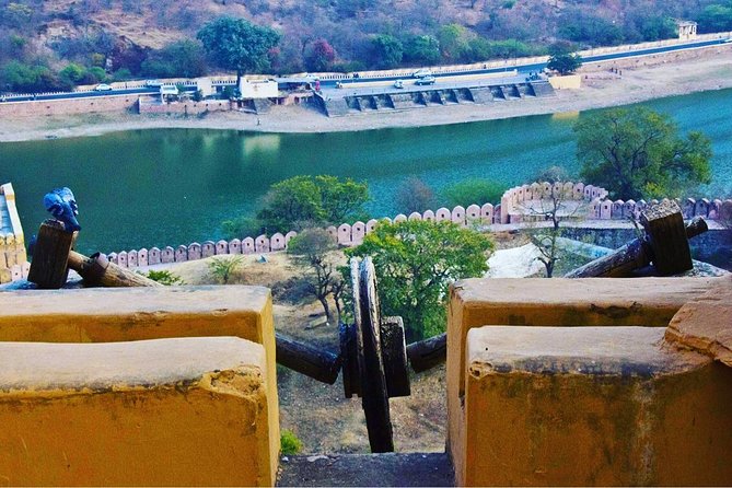 Unlock Hidden Amber! - Guided 2-Hour Heritage Tour in Jaipur - Why the water story at Amber Fort is so satisfying