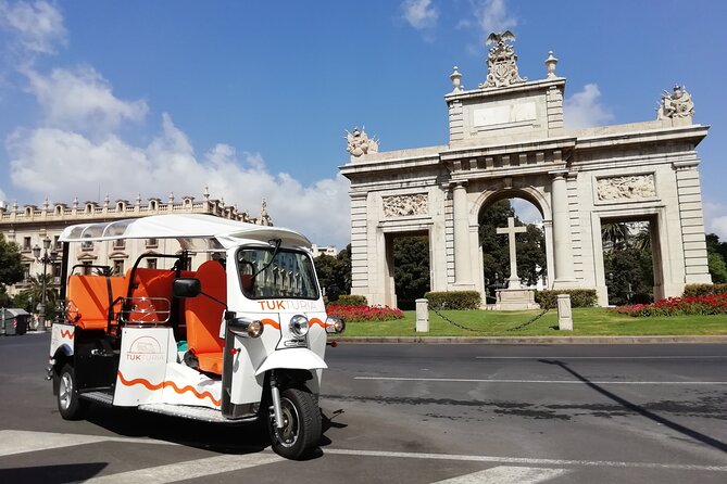 Valencia: Tuk Tuk Historical Tour - Placa de la Mare de Déu: Cathedral Square in One Focused Stop