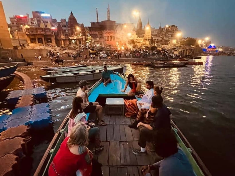 Varanasi: Ancient ghat walk tour with local guide - Dashashwamedh Ghat: Finishing at the Most Famous Ghat