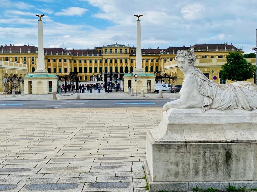 Vienna: UNESCO Schönbrunn Palace Guided Tour with Entry - Why a guided Schönbrunn tour matters in a palace this large