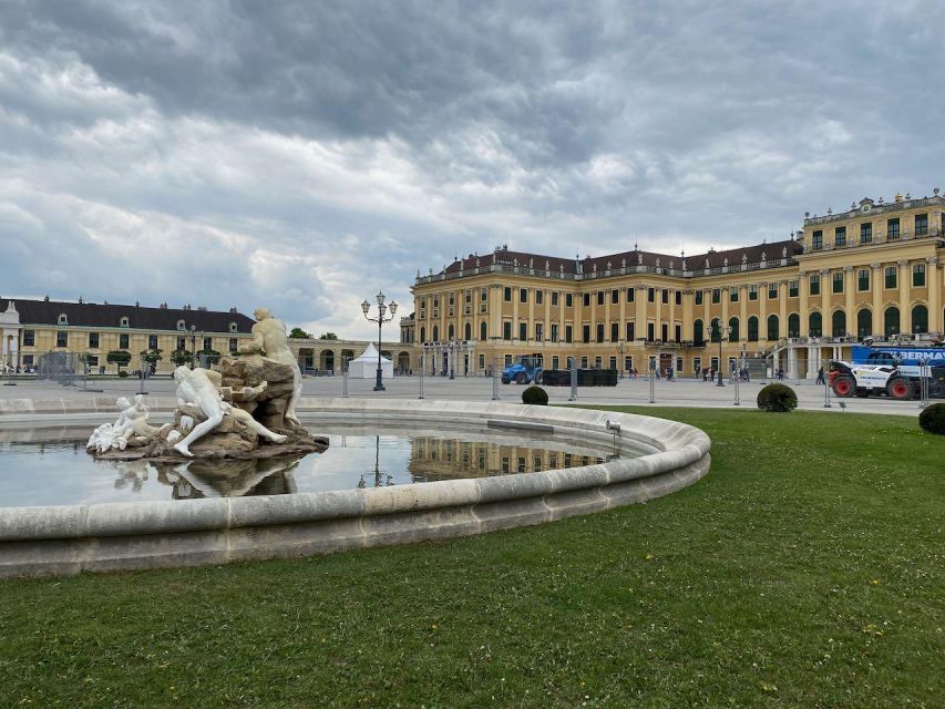 Vienna: UNESCO Schönbrunn Palace Guided Tour with Entry - Schonbrunn Palace route vs. free roaming: the tradeoff