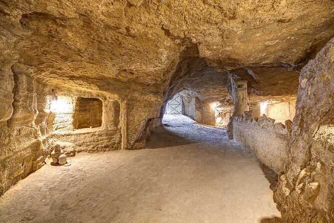 Visit the Etruscan underground Heritage Site of Tarquinia - Getting to Tarquinia from Civitavecchia without losing your day