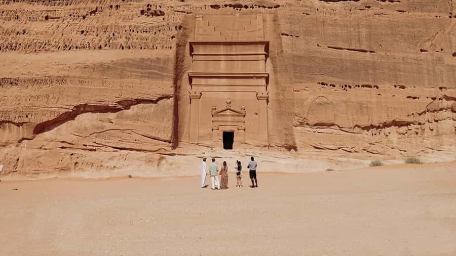 Visiting The Incredible Heritage Site Hegra in AlUla - Photography time: how to get the best shots without slowing everyone down