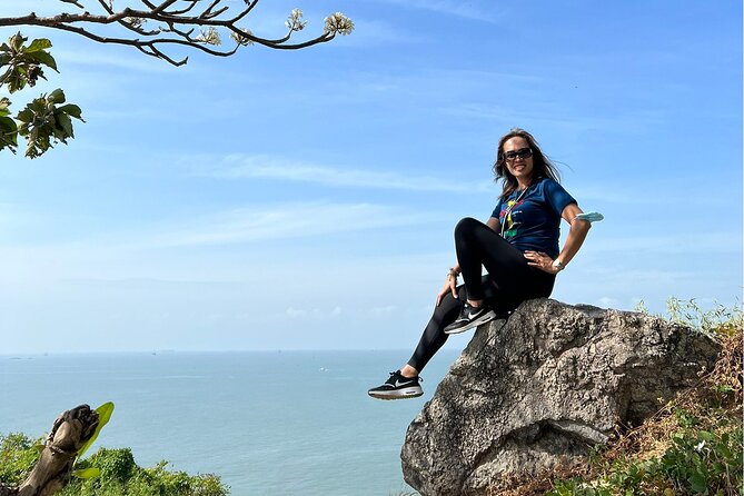 Vung Tau Essential: Beach, Christ Statue & Colonial Heritage - Lunch at the seaside: seafood that matches the coast