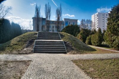 Warsaw: Jewish Heritage & Holocaust Walking Tour - Six hundred years on foot: how the timeline actually makes sense