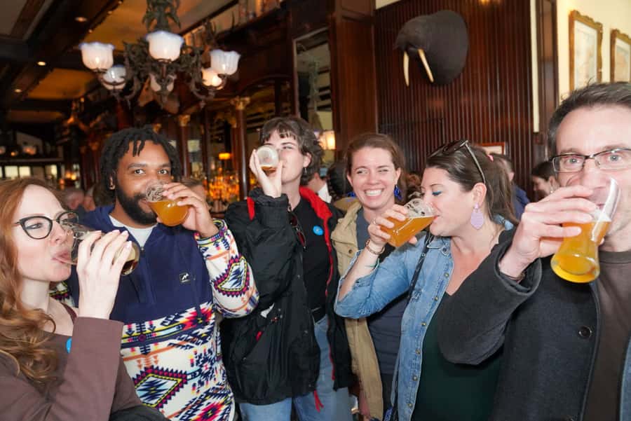 Washington, D.C.: History Tour Pub Crawl - How drinking works: standard tickets vs Beer Bundle