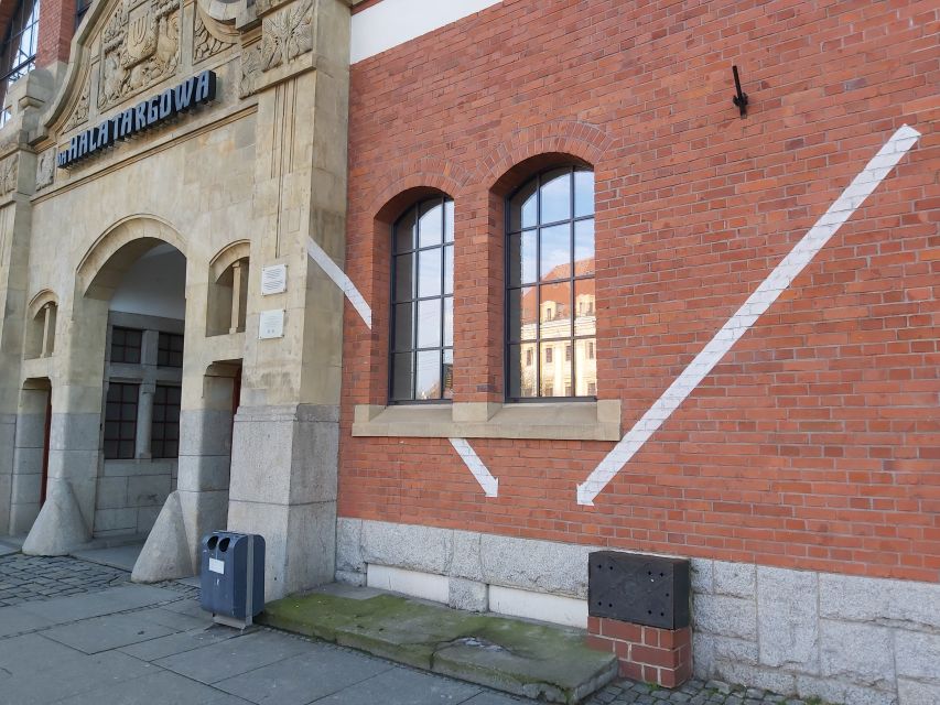 Wroclaw: Third Reich and World War Two Historical Tour - Sand Island and Cathedral Island: ending where the city feels different