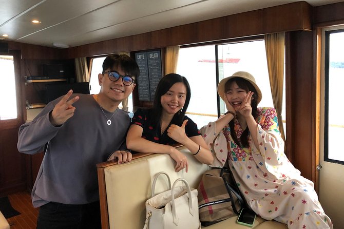 YachtCruiseSG Kusu Island Speedboat Heritage Tour - The speedboat ride: skyline views with real motion